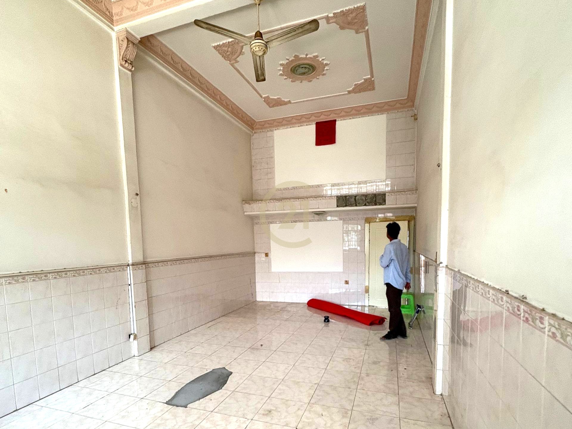 Shophouse for Rent at BKK2 | Busy Area
