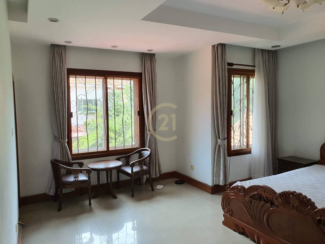Specious Villa For Rent at Tonle Bassac