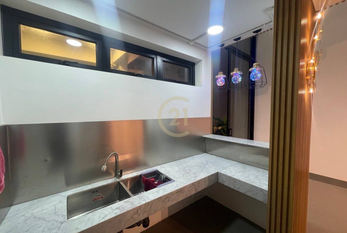 FOR RENT | Spacious Building In the Prime Area of BKK2