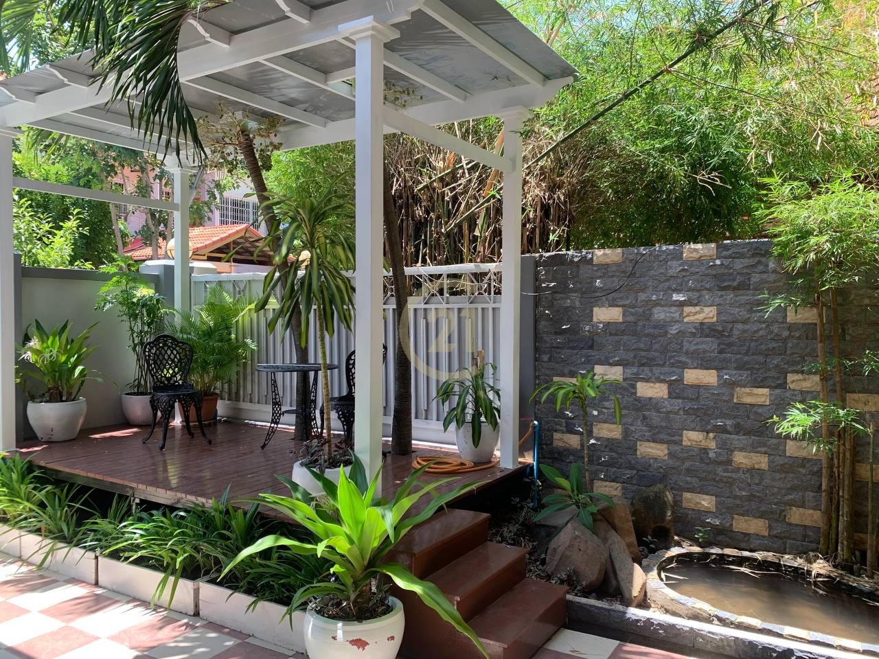 Specious Villa For Rent at Tonle Bassac