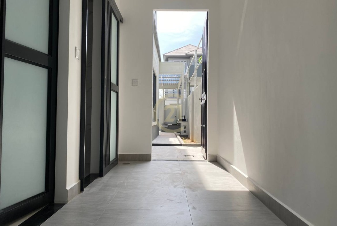 Villa For Sale At Chip Mong 60m