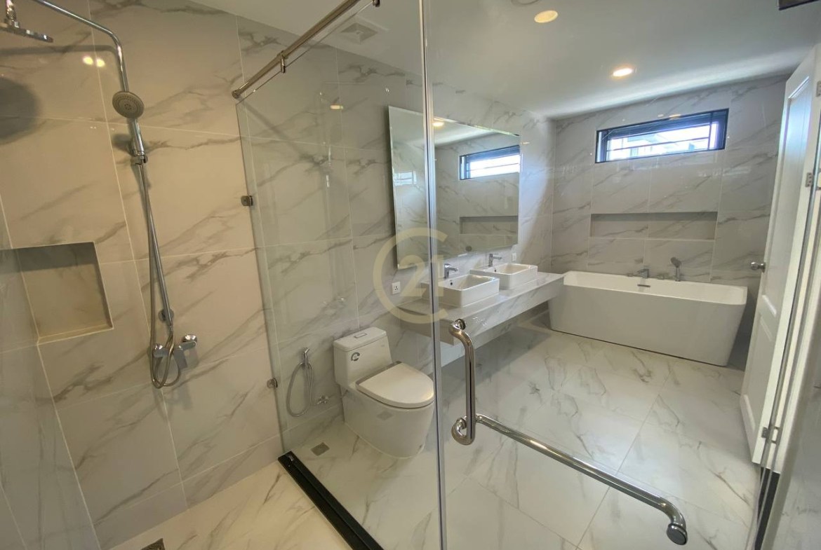 Villa For Sale At Chip Mong 60m