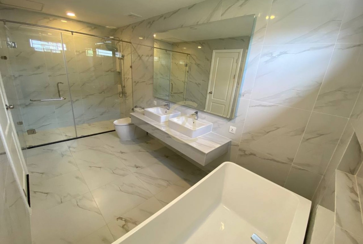 Villa For Sale At Chip Mong 60m