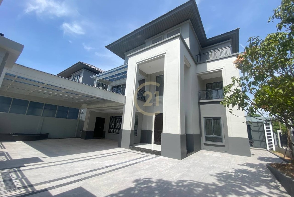 Villa For Sale At Chip Mong 60m