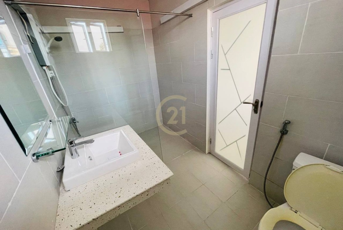 2 Bedroom For Rent In BKK1