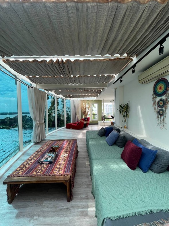 ELEGANT PENTHOUSE FOR RENT-RIVERSIDE