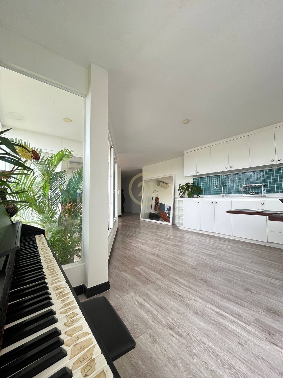 ELEGANT PENTHOUSE FOR RENT-RIVERSIDE