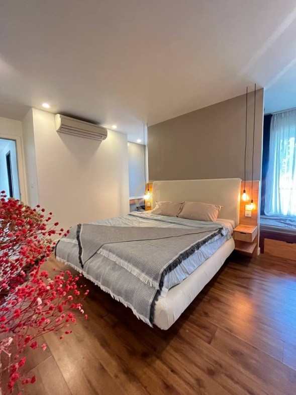 ELEGANT PENTHOUSE FOR RENT-RIVERSIDE