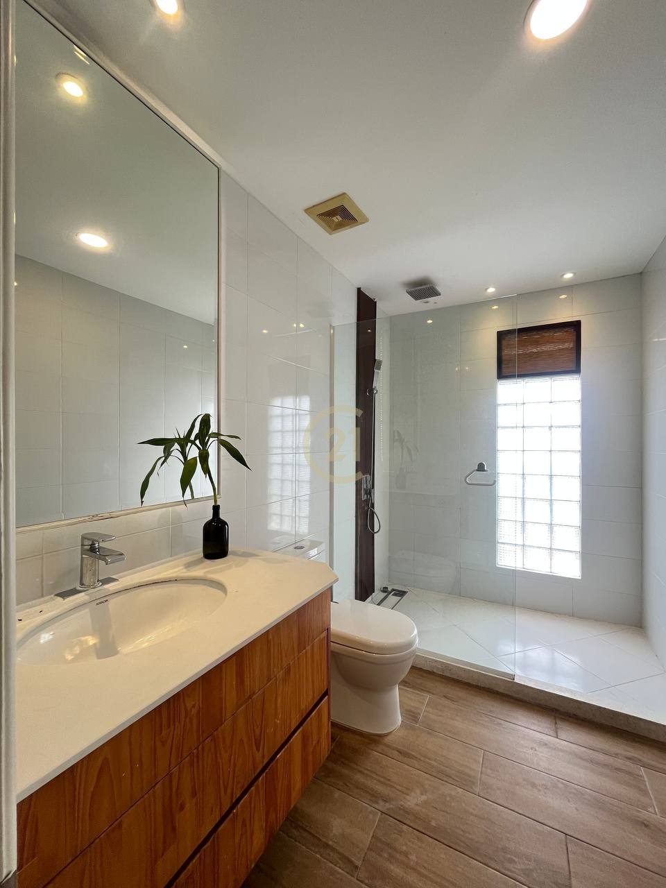 ELEGANT PENTHOUSE FOR RENT-RIVERSIDE