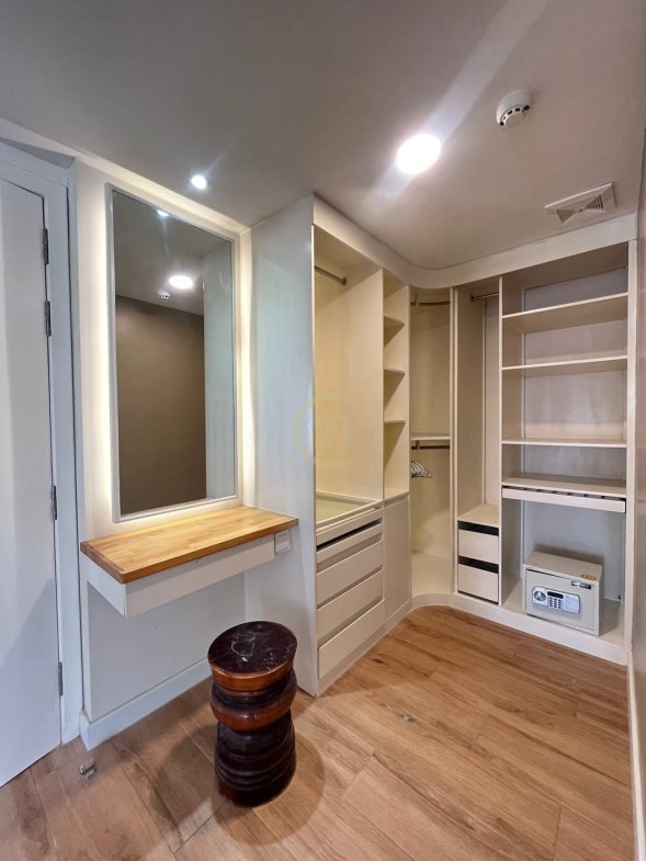 ELEGANT PENTHOUSE FOR RENT-RIVERSIDE