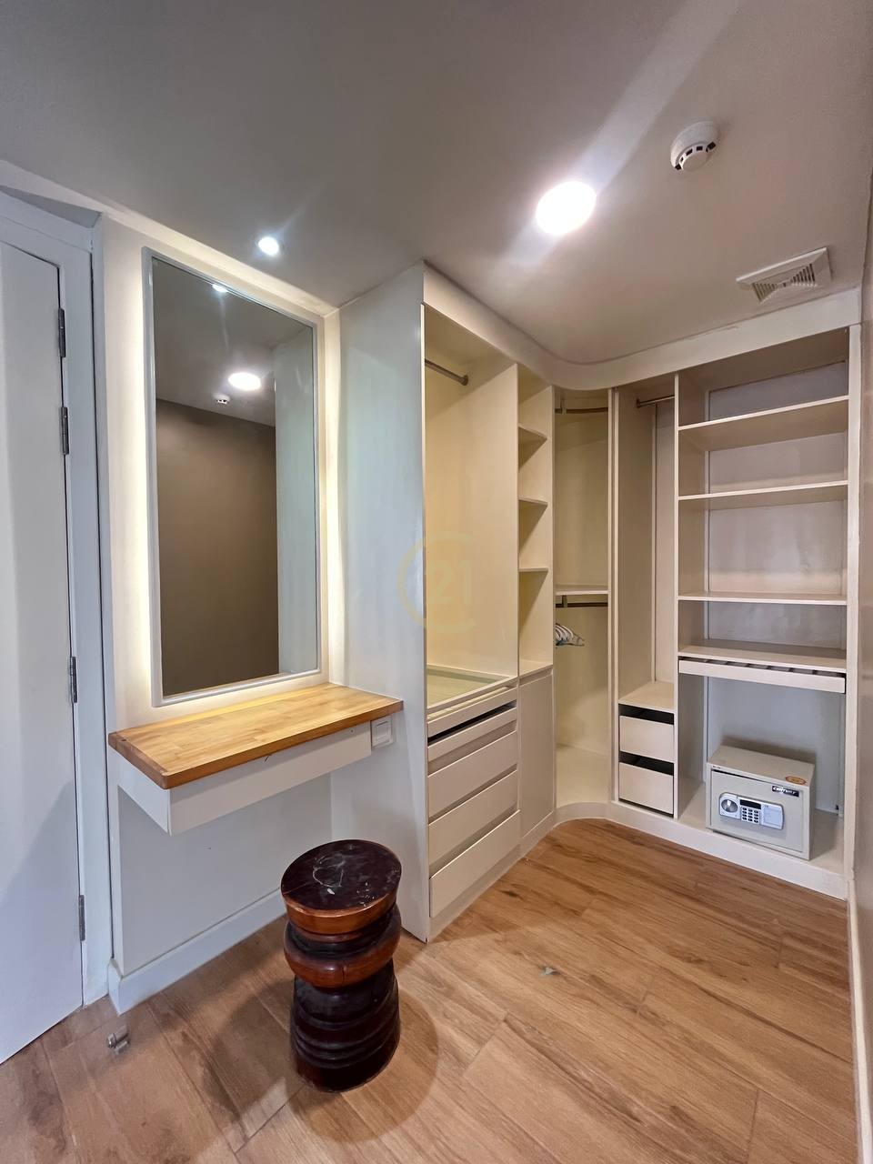 ELEGANT PENTHOUSE FOR RENT-RIVERSIDE