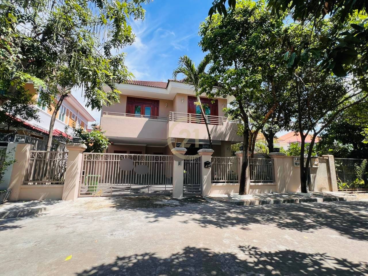 Single Villa For Rent At Tonle Basak