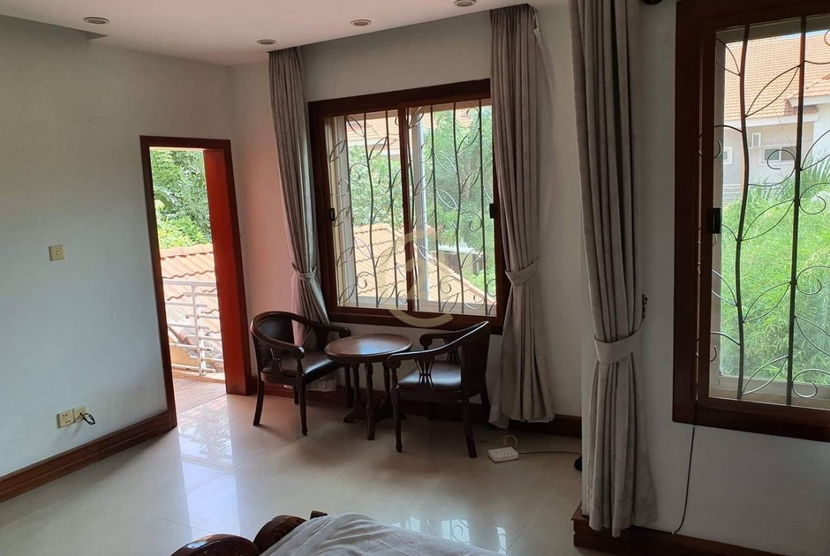 Specious Villa For Rent at Tonle Bassac