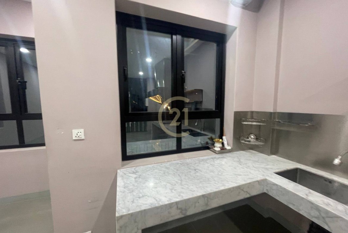 FOR RENT | Spacious Building In the Prime Area of BKK2