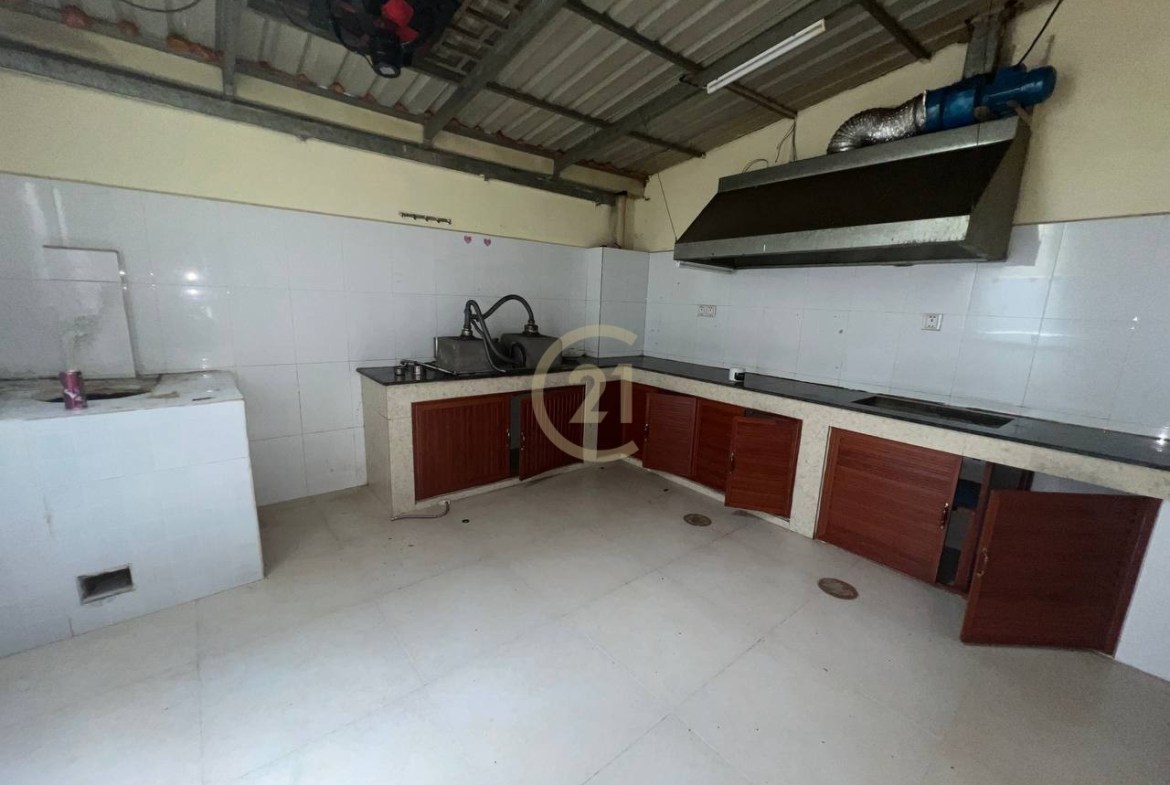 FOR RENT | Good Location Shop House – Toul Tompoung (TTP)