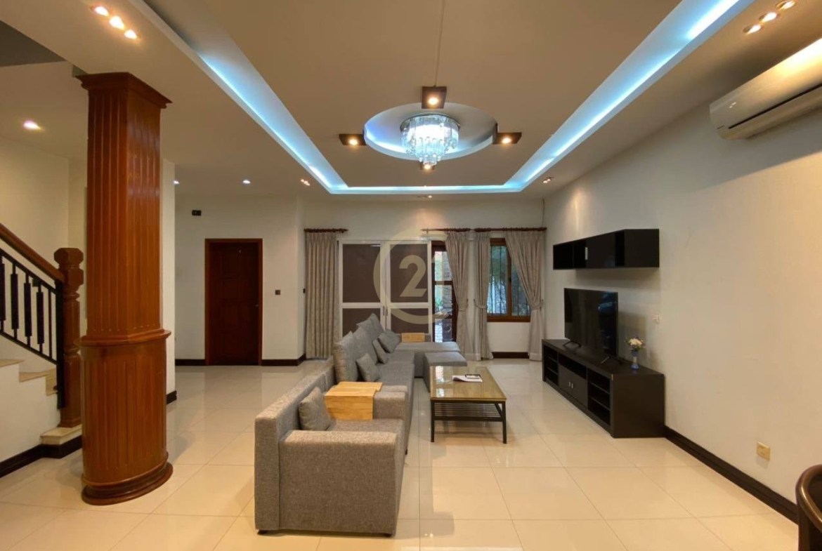 Specious Villa For Rent at Tonle Bassac