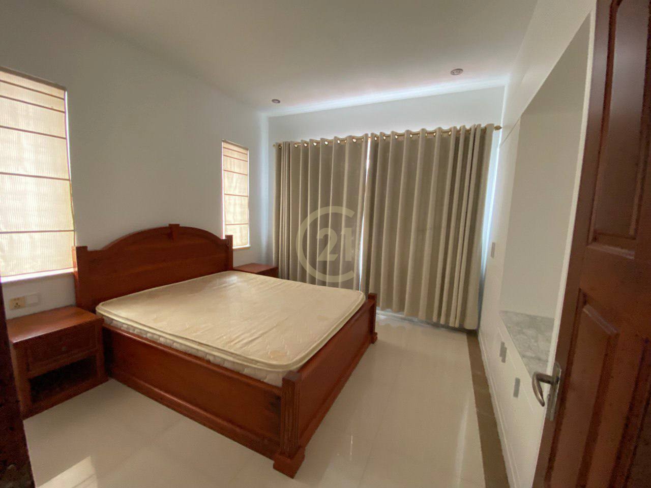 Elegant Single Villa For Rent in Tonle Bassac