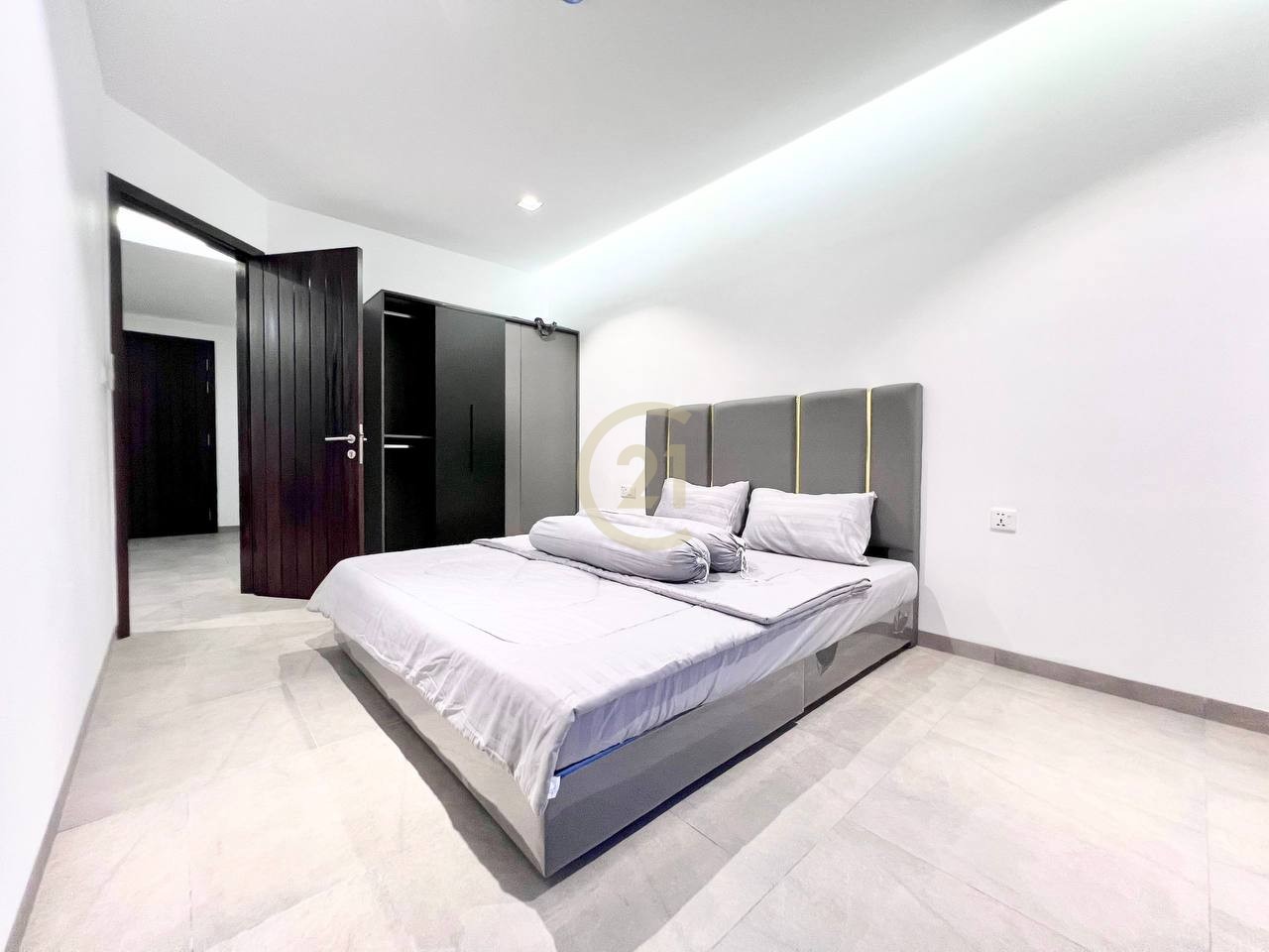 photo_8_2025-10-13_10-59-47