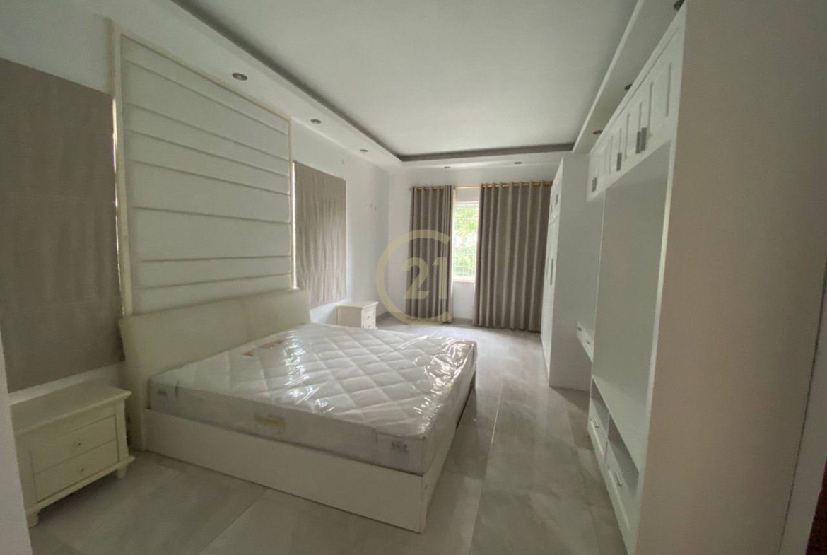 Elegant Single Villa For Rent in Tonle Bassac