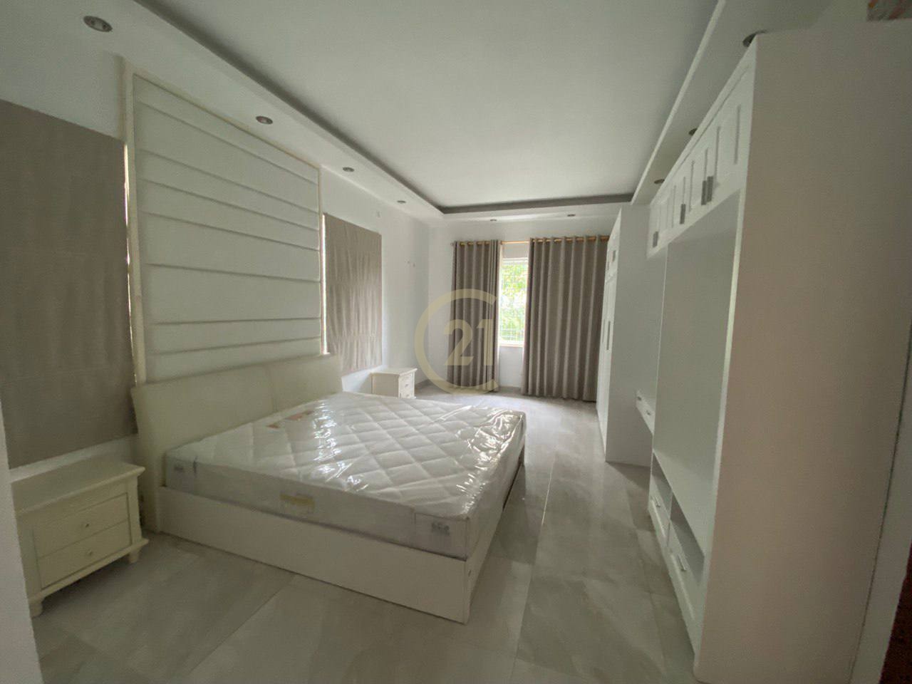 Elegant Single Villa For Rent in Tonle Bassac