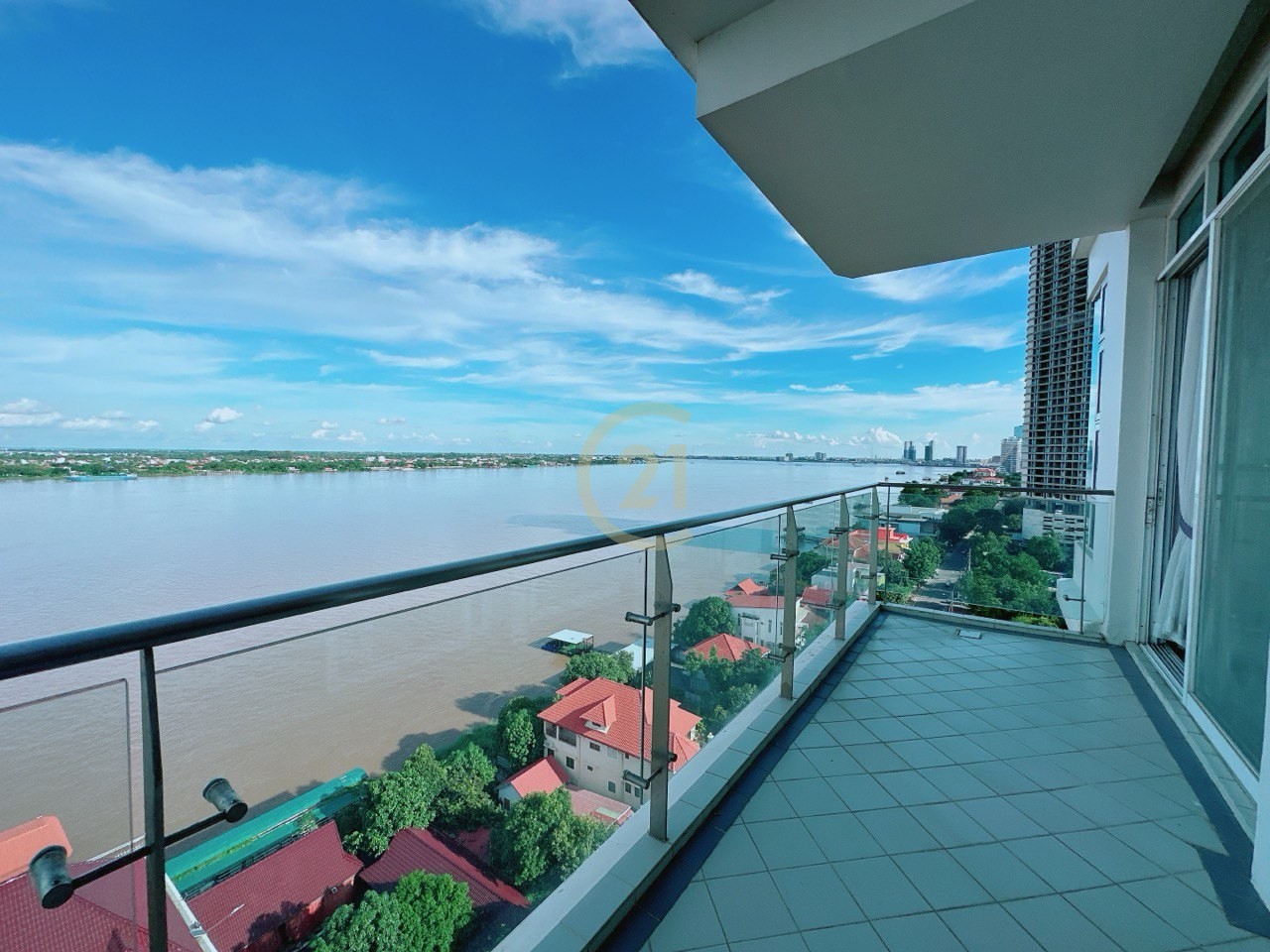 Luxury Two Bedroom For Rent At Riverside