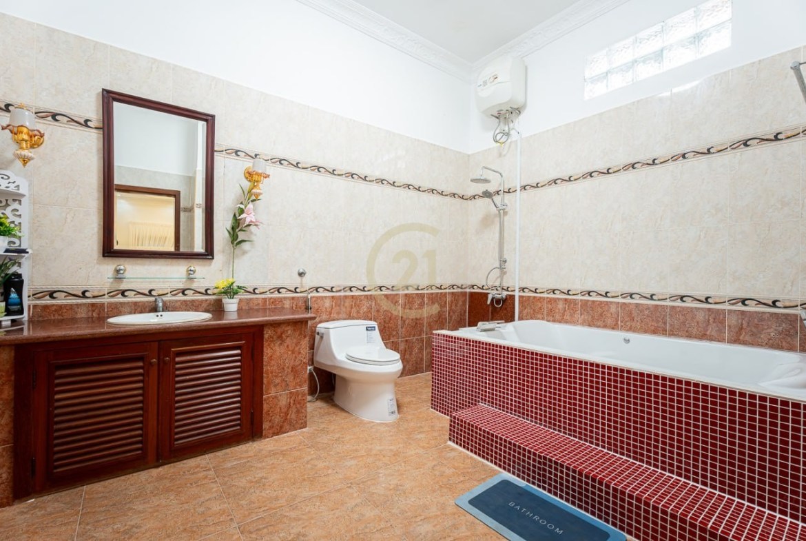 Classic Villa for Rent – Tuol Tumpung II, Phnom Penh