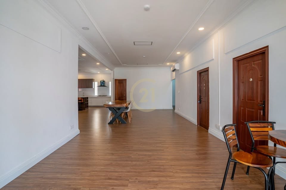 WESTERN THREE BEDROOM FOR RENT-DAUN PENH