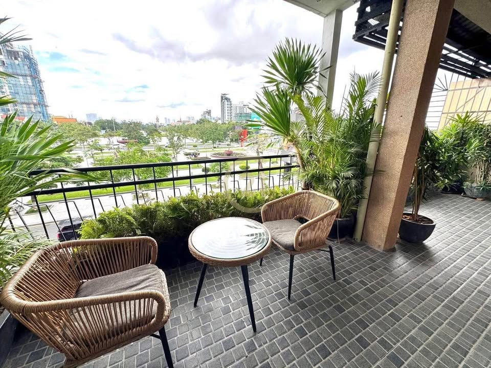 ELEGANT PENTHOUSE FOR RENT-INDEPENDENCE MONUMENT