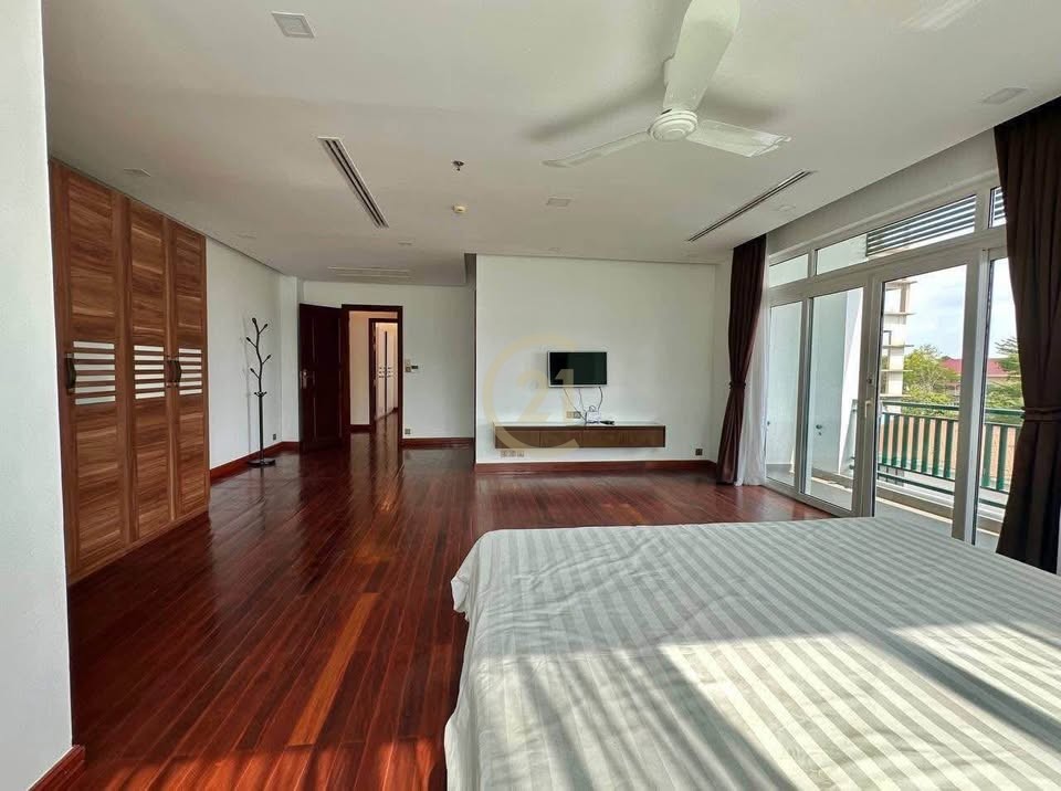 WESTERN TWO BEDROOM FOR RENT-BKK1