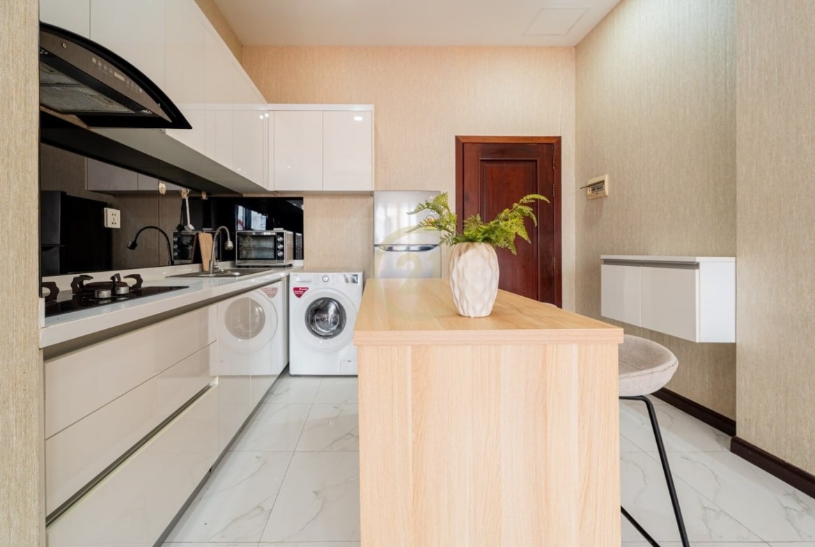 Beautiful 1 Bedroom For Rent at Boeng Tompun