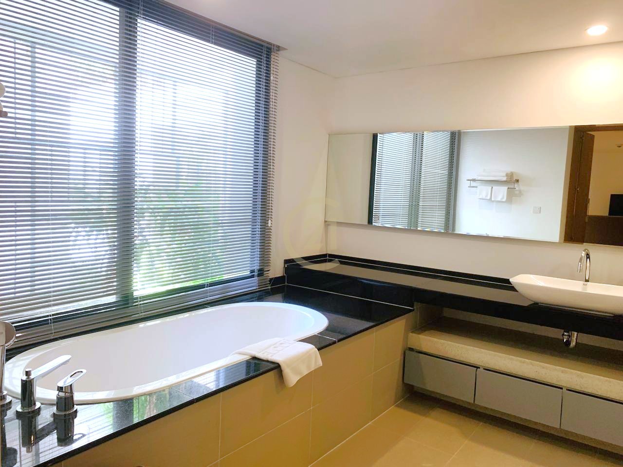 Luxury Duplex 2-Bedroom for Rent | Daun Penh – Prime Location