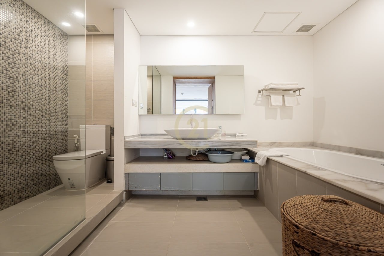 Luxurious Duplex 2 Bedroom For Rent at Doun Penh