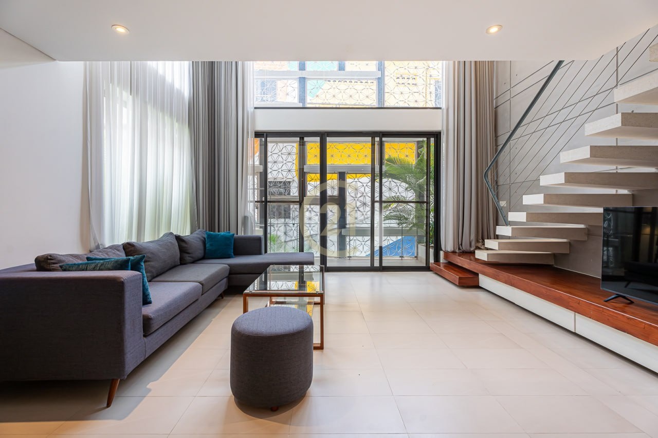 Luxurious Duplex 2 Bedroom For Rent at Doun Penh