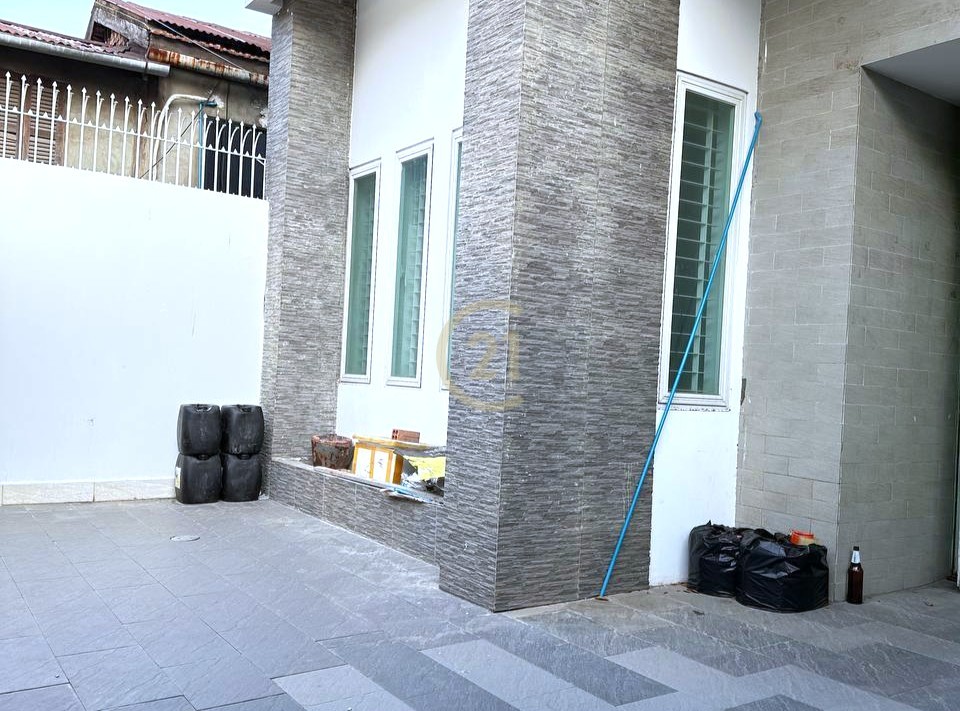 ee38a839-1bc1-4570-bff1-a0d36a88f3e7