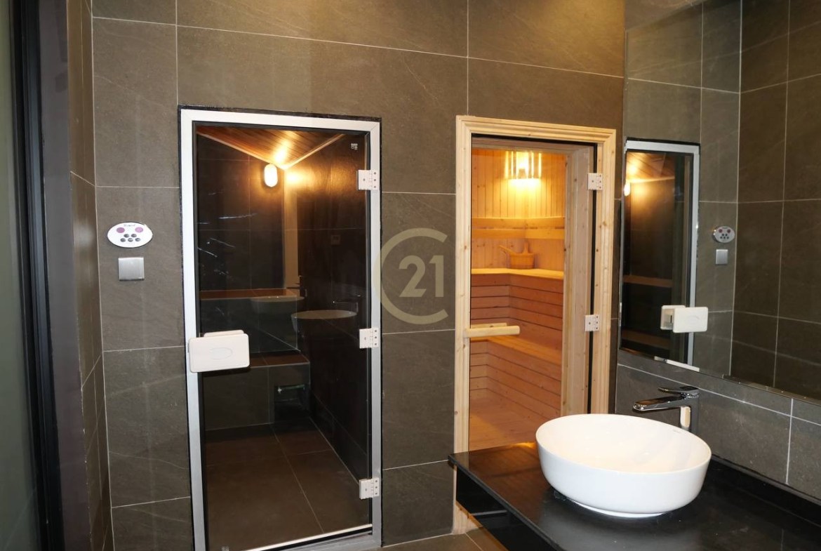 Modern Three Bedroom For Rent In BKK1