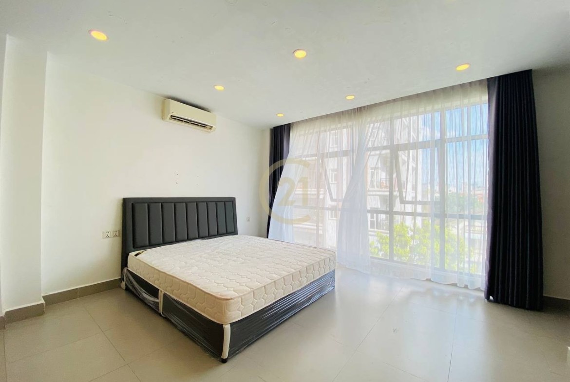 BIGGEST STUDIO ROOM FOR RENT