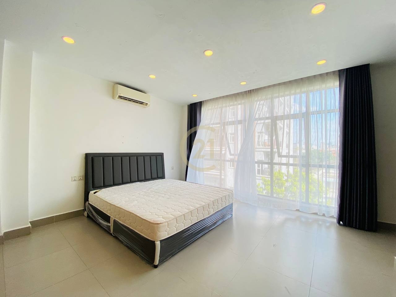 BIGGEST STUDIO ROOM FOR RENT