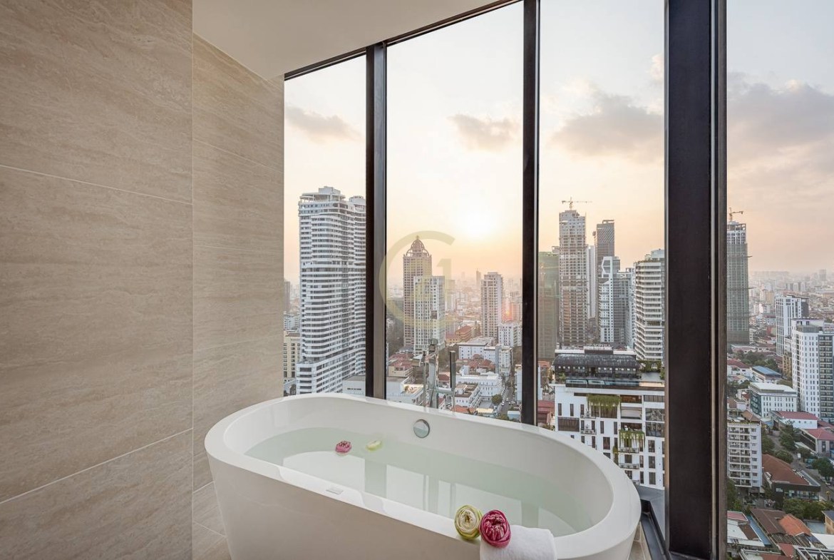Luxury Two Bedroom for rent at BKK1