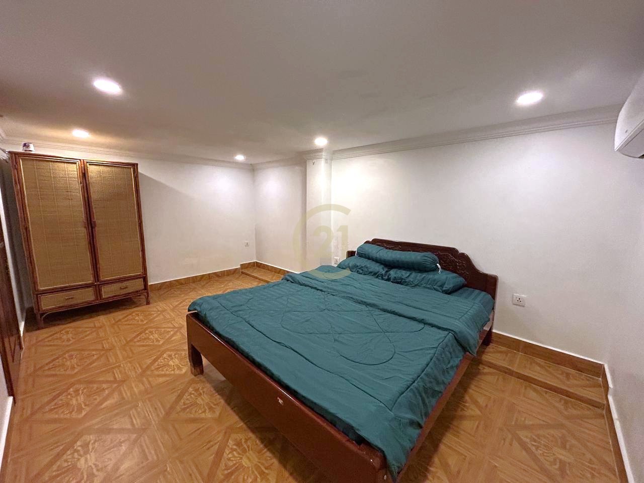 2f785f5f-7d5b-4a64-8c0f-fe1f842b9251 Spacious 3 Bedroom for Rent | In BKK3, Ready to Move In