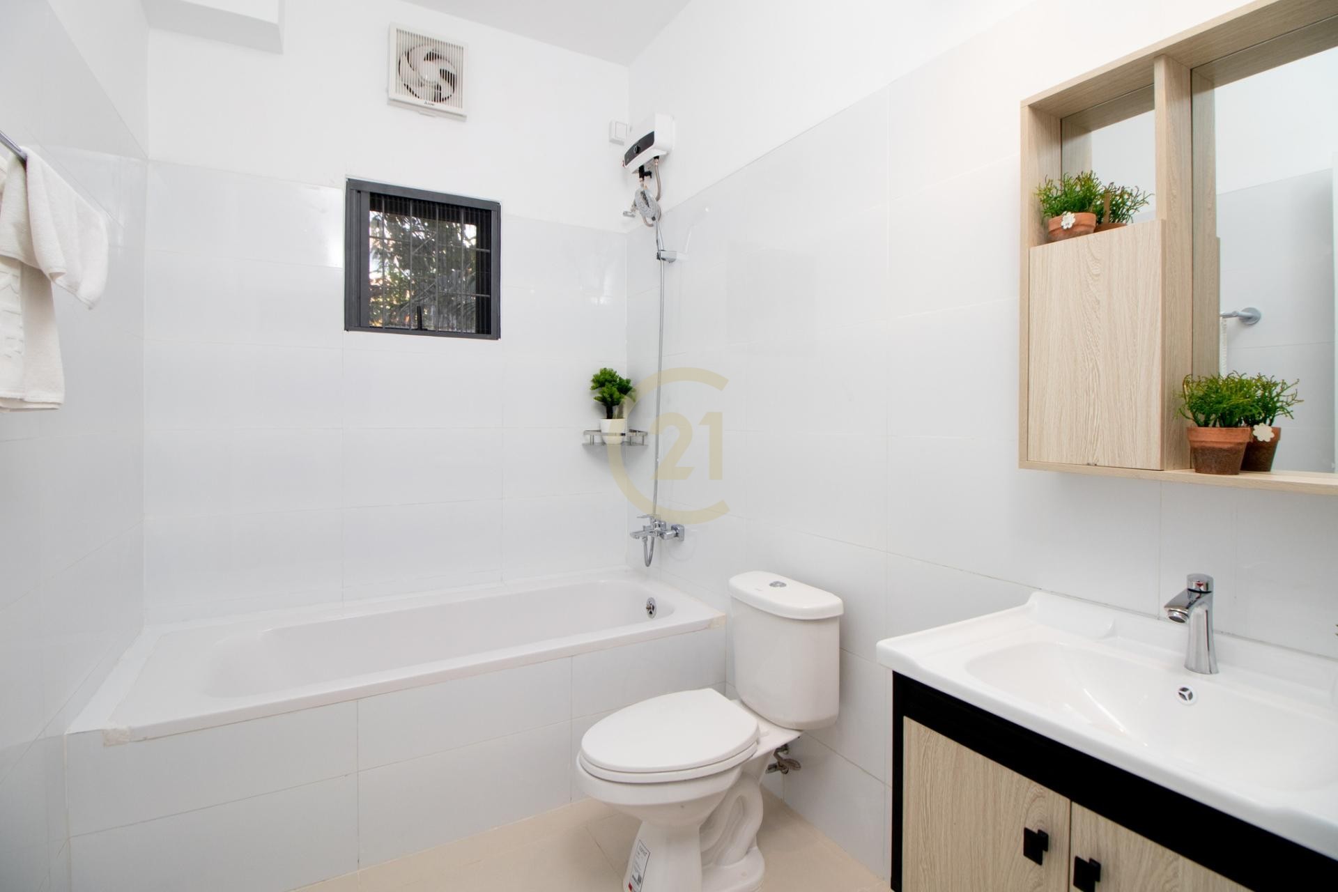 ADORABLE THREE BEDROOM FOR RENT-BKK1