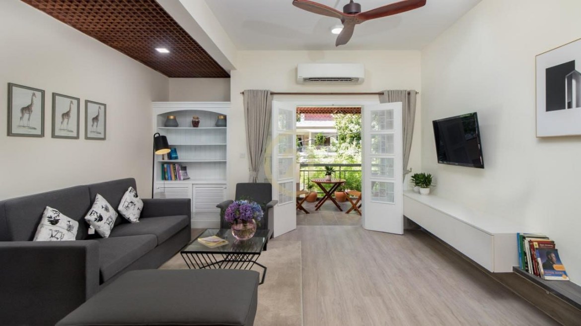 ADORABLE THREE BEDROOM FOR RENT-BKK1