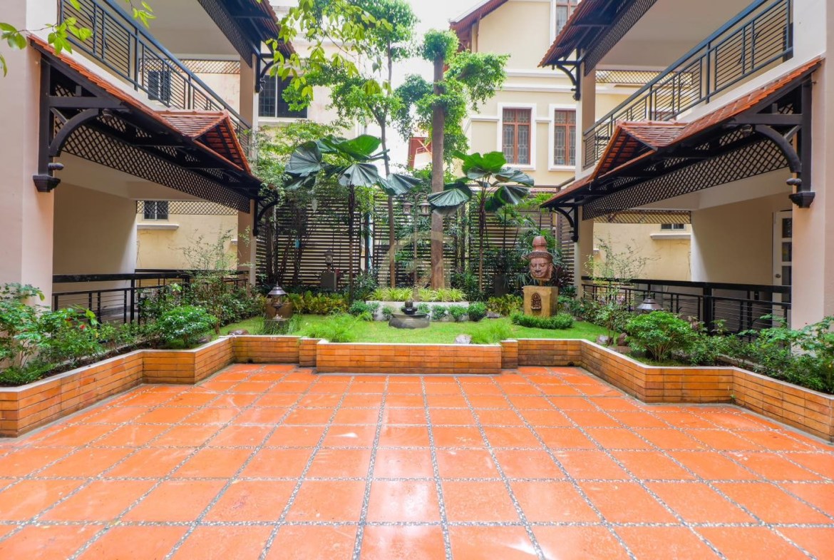 ADORABLE THREE BEDROOM FOR RENT-BKK1