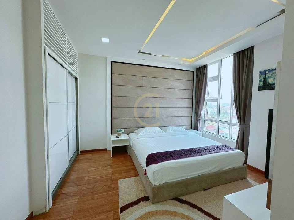 LUXURIOUS ONE BEDROOM FOR RENT-RIVER VIEW