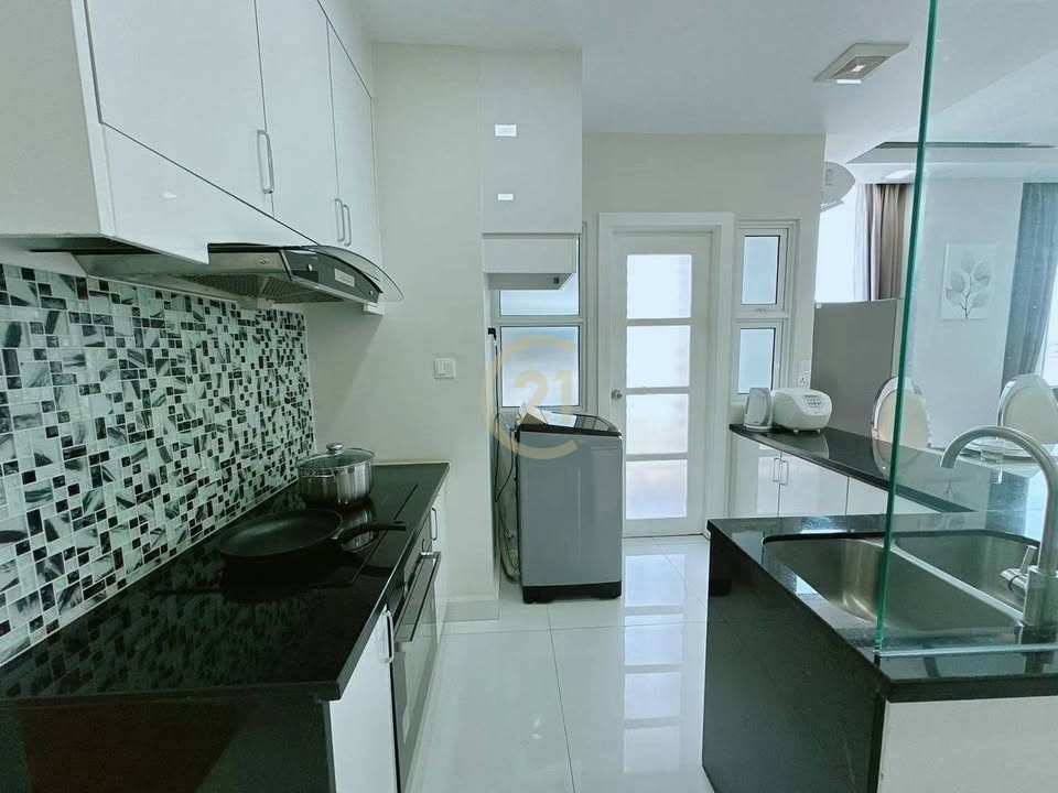 LUXURIOUS ONE BEDROOM FOR RENT-RIVER VIEW