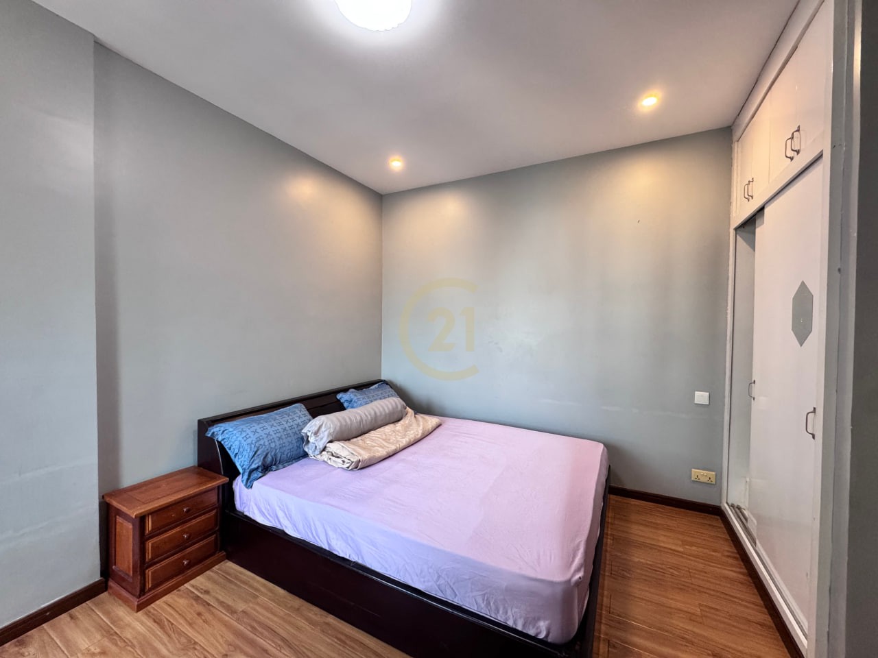 MODERN TWO BEDROOM FOR RENT-PHSAR DERM THKOV