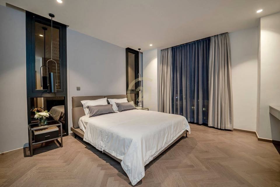 Luxury 3-Bedroom Apartment for Rent in BKK1 – 180sqm High Floor