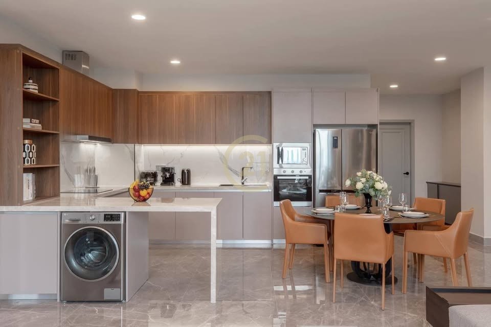 Luxury 3-Bedroom Apartment for Rent in BKK1 – 180sqm High Floor