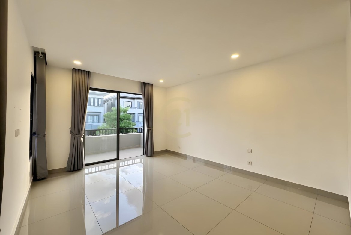 QUEEN VILLA FOR RENT-CHIP MONG LAND
