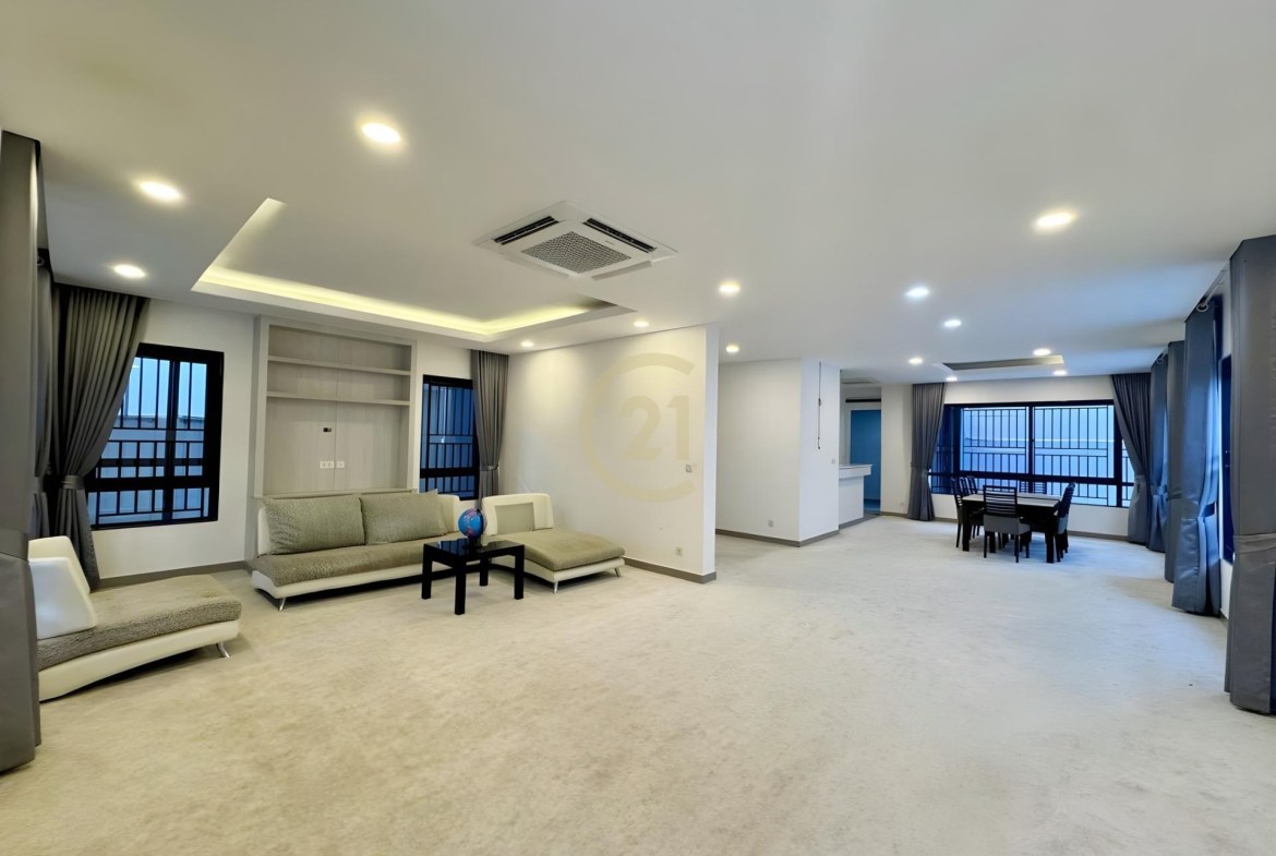 QUEEN VILLA FOR RENT-CHIP MONG LAND