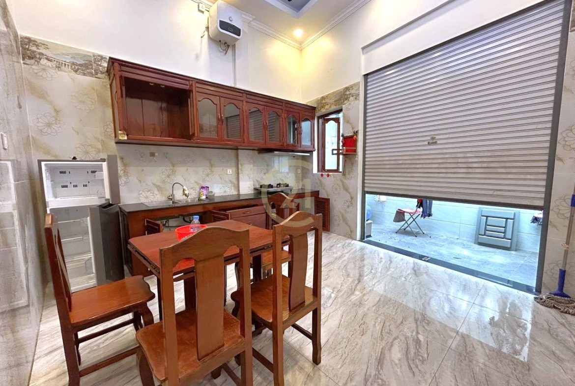 Spacious 3 Bedroom for Rent | In BKK3, Ready to Move In